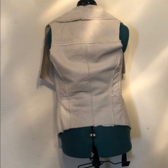 Arden B. Winter white Faux Fur shearling vest - Picture 2 of 7